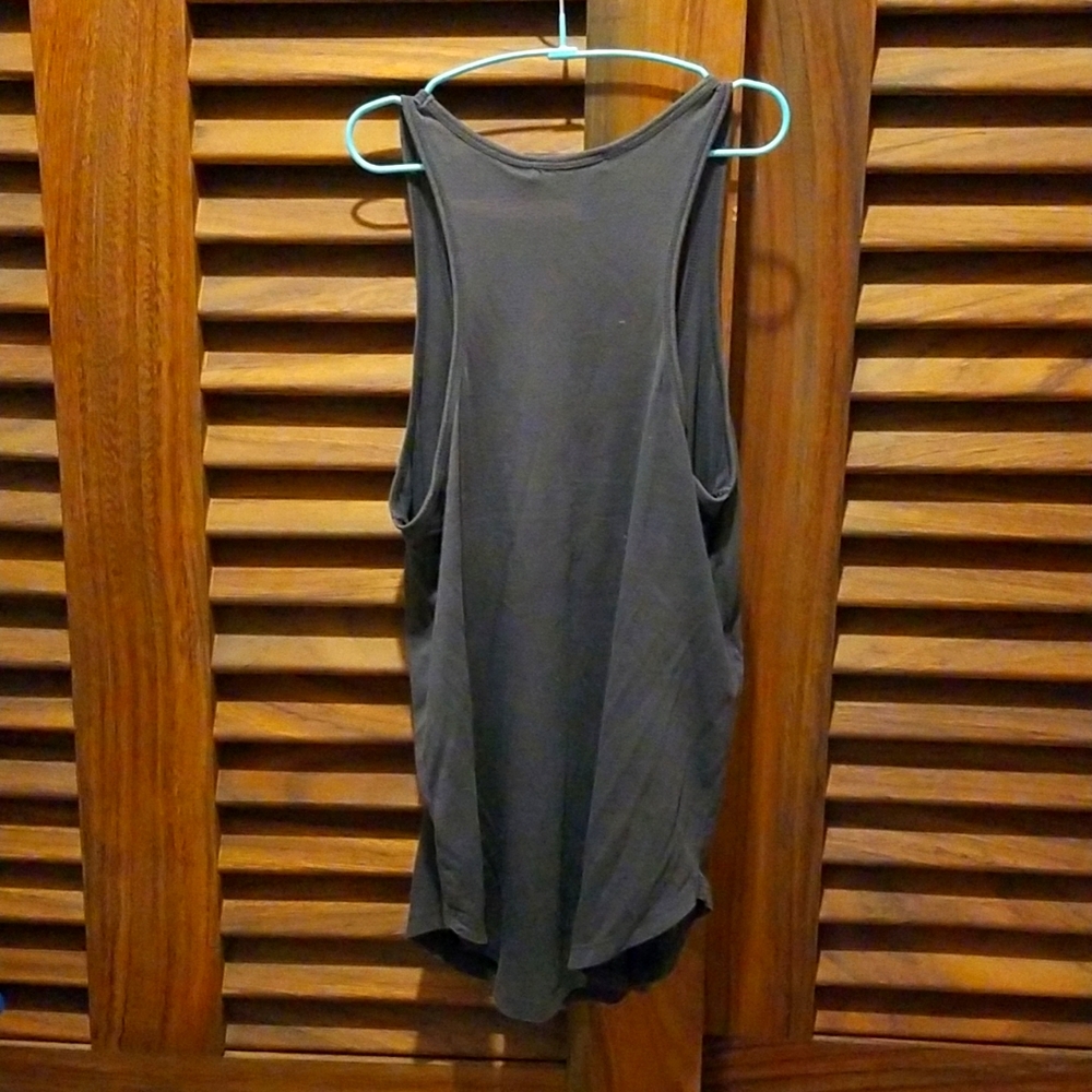 Martinis & Manolos tank top. Coolness from Ron Robinson LA boutique 👠 - Picture 7 of 7